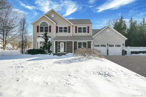 $899,990 | 24 Embassy Road, Selden, NY 11784