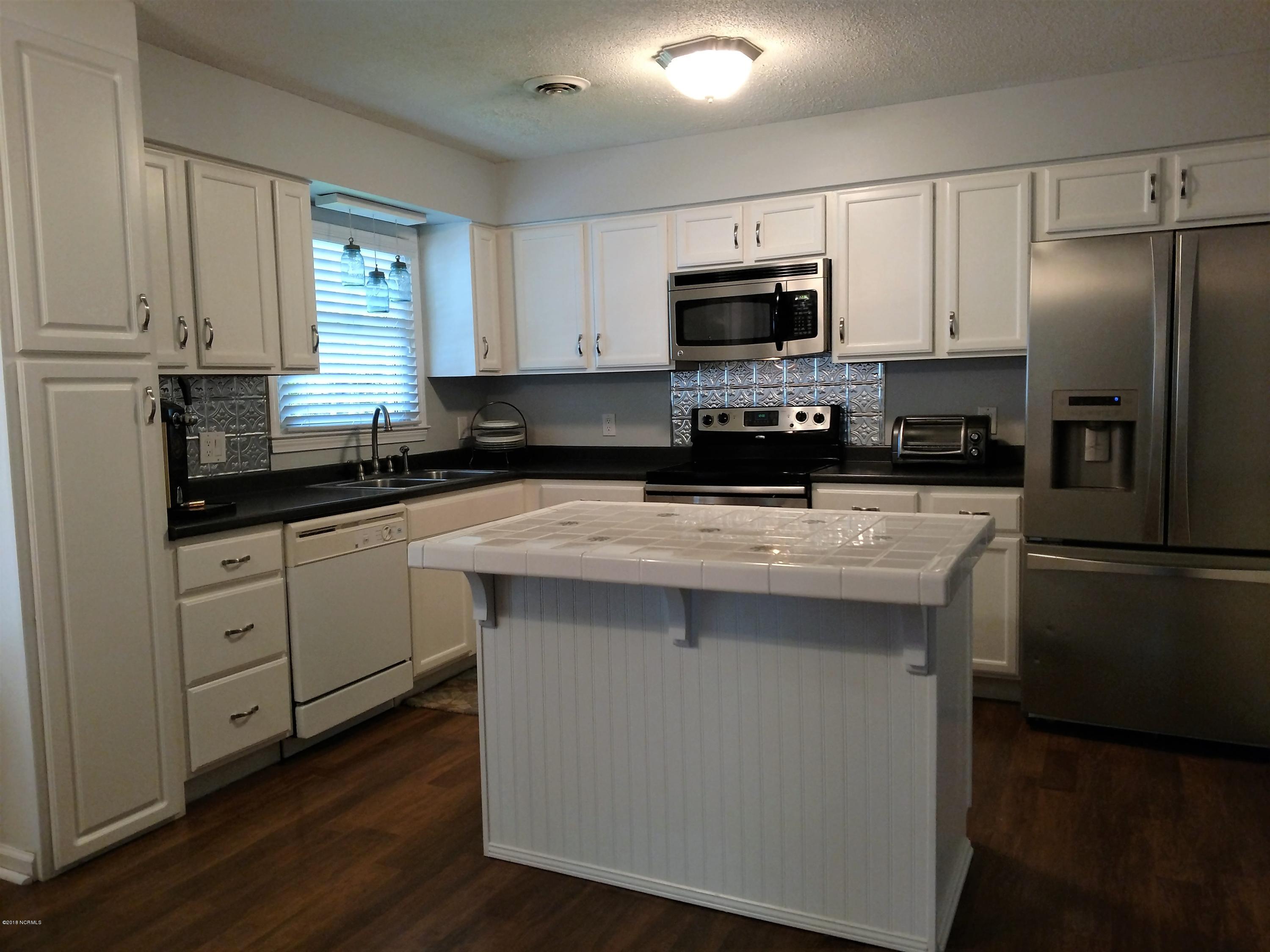 115 Millhouse Road Castle Hayne, NC 28429 - Photo 3 of 8 Kitchen