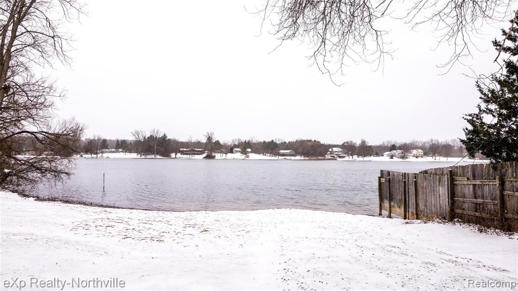 704 West Baker Road Highland, MI 48357 - Photo 36 of 40 Gallery Image 36