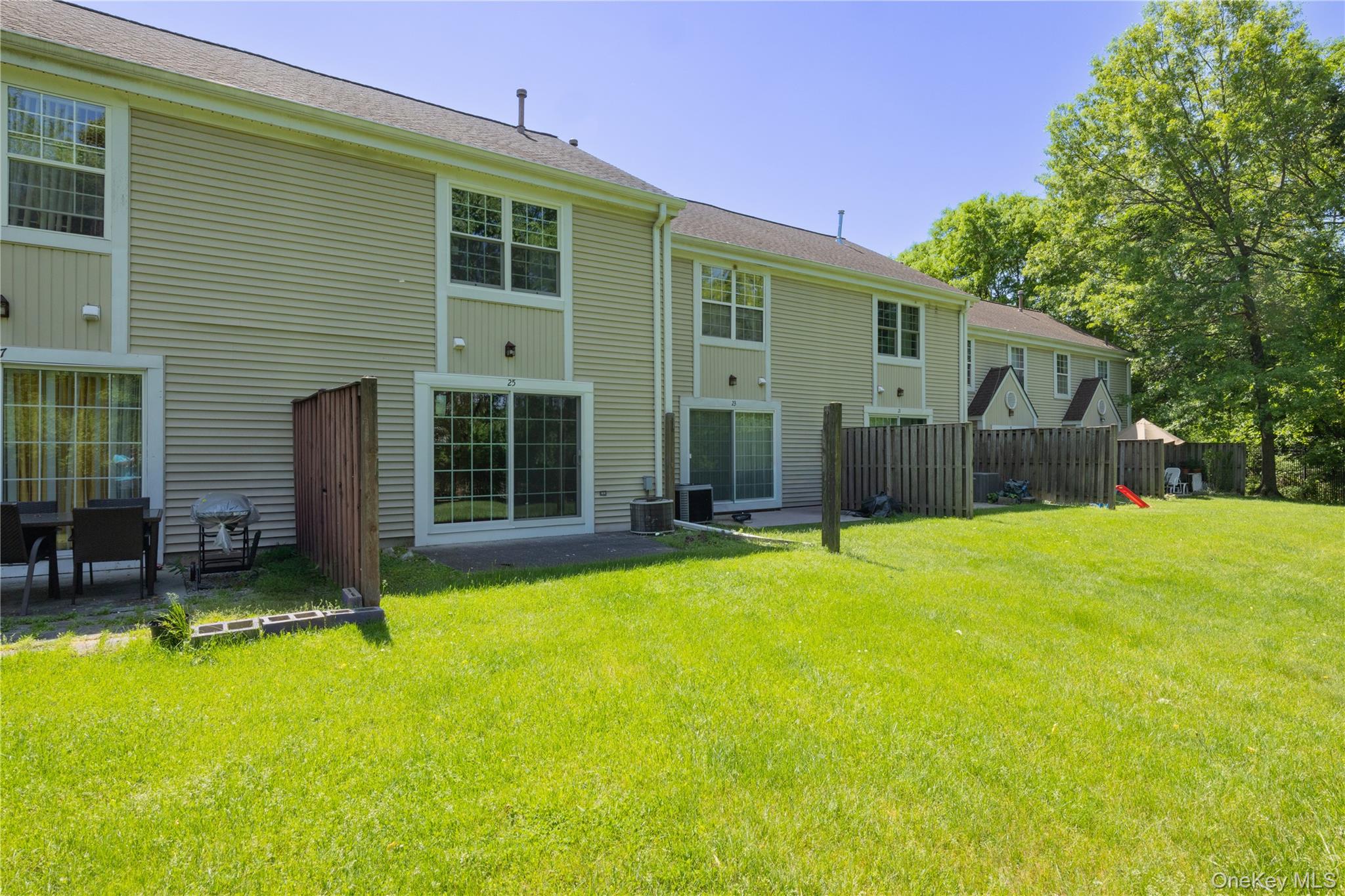 27 Creekside Circle Spring Valley, NY 10977 - Photo 7 of 9