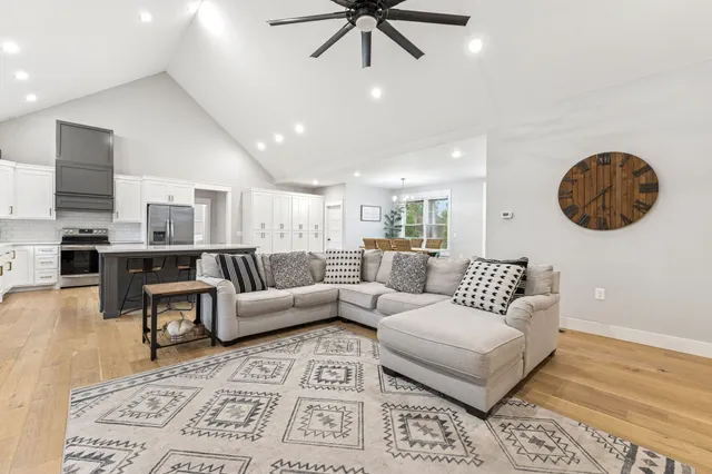 $799,000 | 130 Saddlebrook Drive, Hohenwald, TN 38462