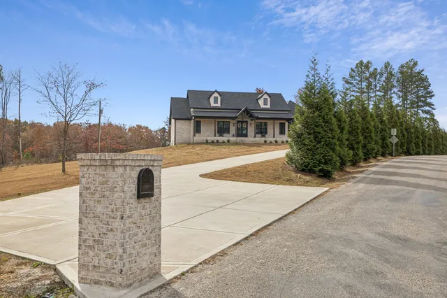 $799,000 | 130 Saddlebrook Drive, Hohenwald, TN 38462