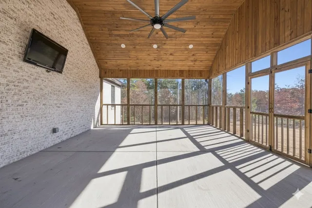 $799,000 | 130 Saddlebrook Drive, Hohenwald, TN 38462