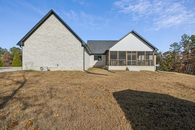 $799,000 | 130 Saddlebrook Drive, Hohenwald, TN 38462