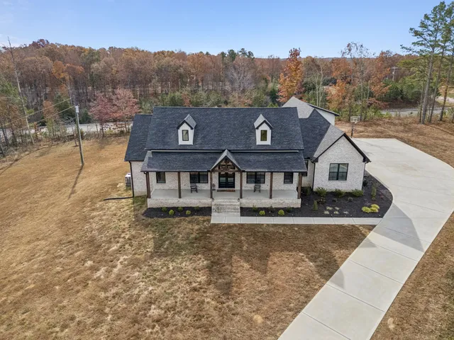 $799,000 | 130 Saddlebrook Drive, Hohenwald, TN 38462