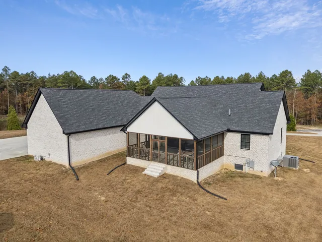 $799,000 | 130 Saddlebrook Drive, Hohenwald, TN 38462