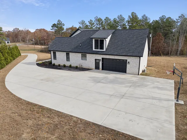 $799,000 | 130 Saddlebrook Drive, Hohenwald, TN 38462