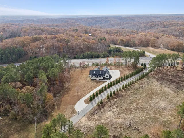 $799,000 | 130 Saddlebrook Drive, Hohenwald, TN 38462