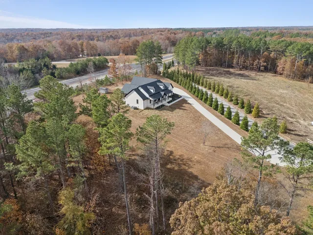 $799,000 | 130 Saddlebrook Drive, Hohenwald, TN 38462