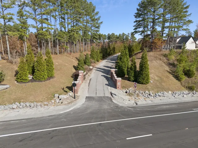 $799,000 | 130 Saddlebrook Drive, Hohenwald, TN 38462