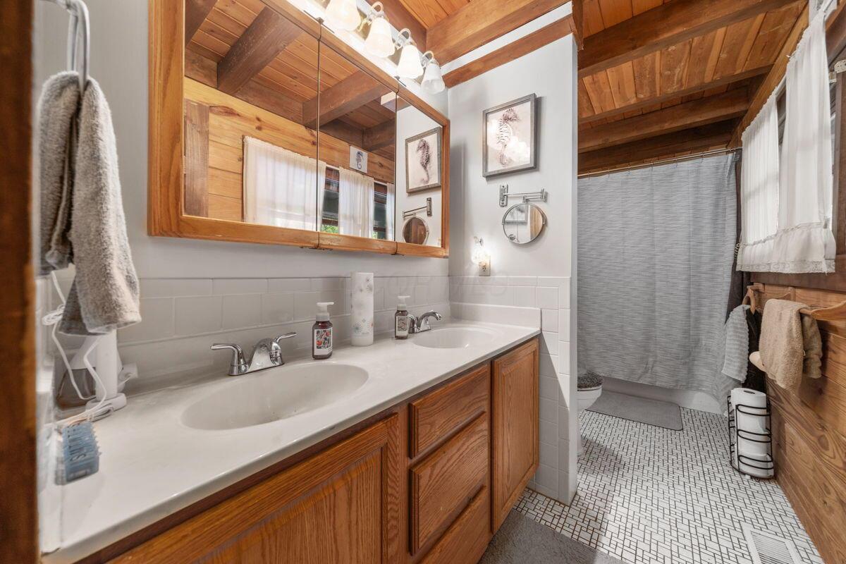 16472 Kreashbaum Road Rockbridge, OH 43149 - Photo 17 of 145 17-web-or-mls-DSC09484
