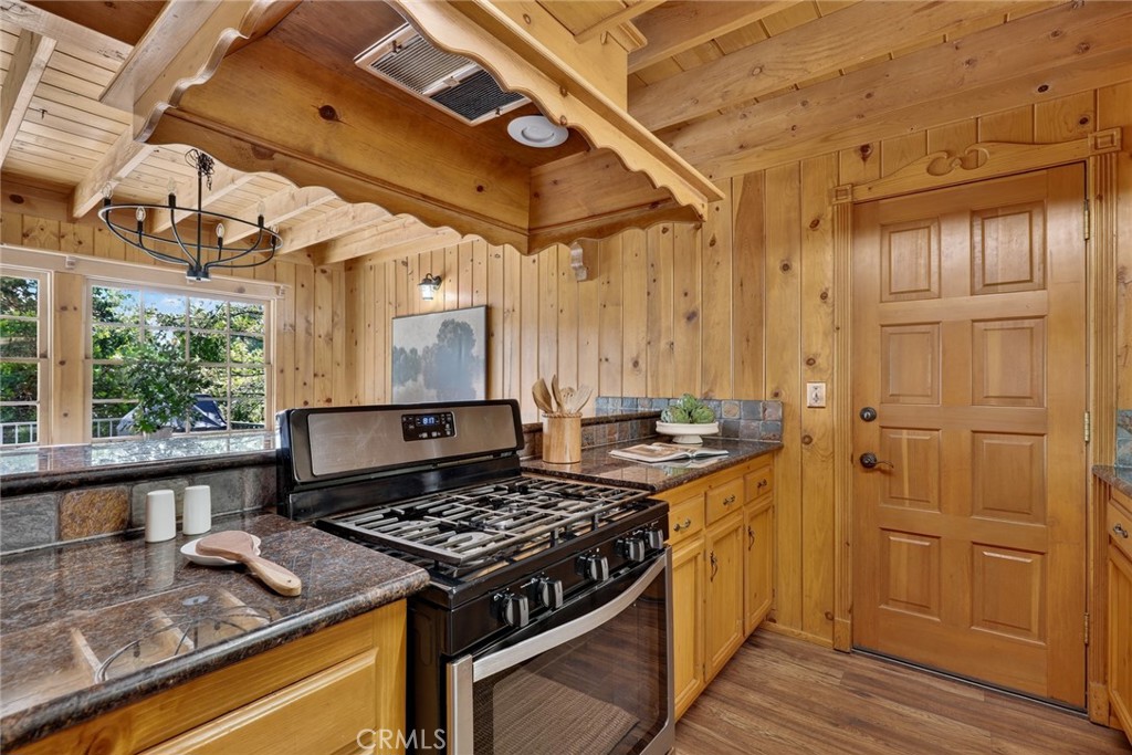349 Golf Course Road Lake Arrowhead, CA 92352 - Photo 9 of 24 Gallery Image 9