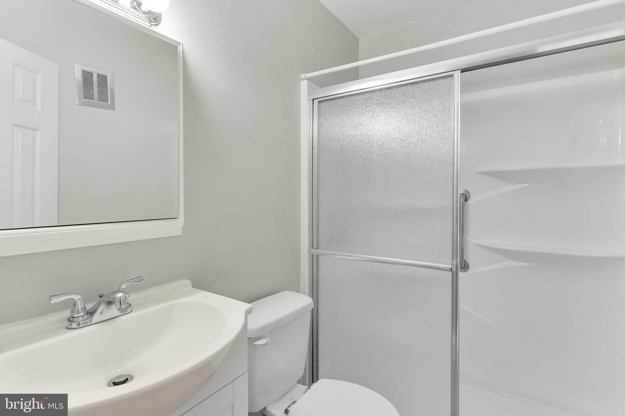 179 Dunlap Road Pasadena, MD 21122 - Photo 16 of 36 Upstairs Bathroom