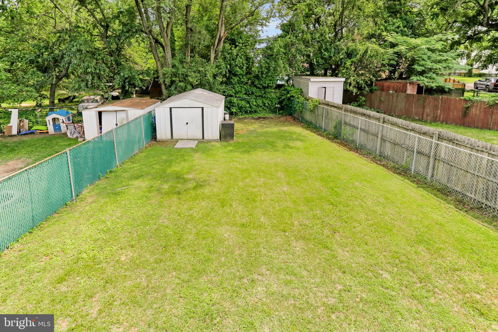 179 Dunlap Road Pasadena, MD 21122 - Photo 33 of 36 Large Fenced Backyard