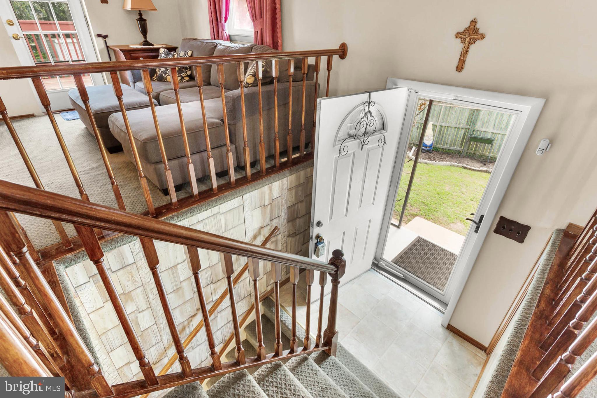 179 Dunlap Road Pasadena, MD 21122 - Photo 4 of 36 Sun-filled Foyer Area