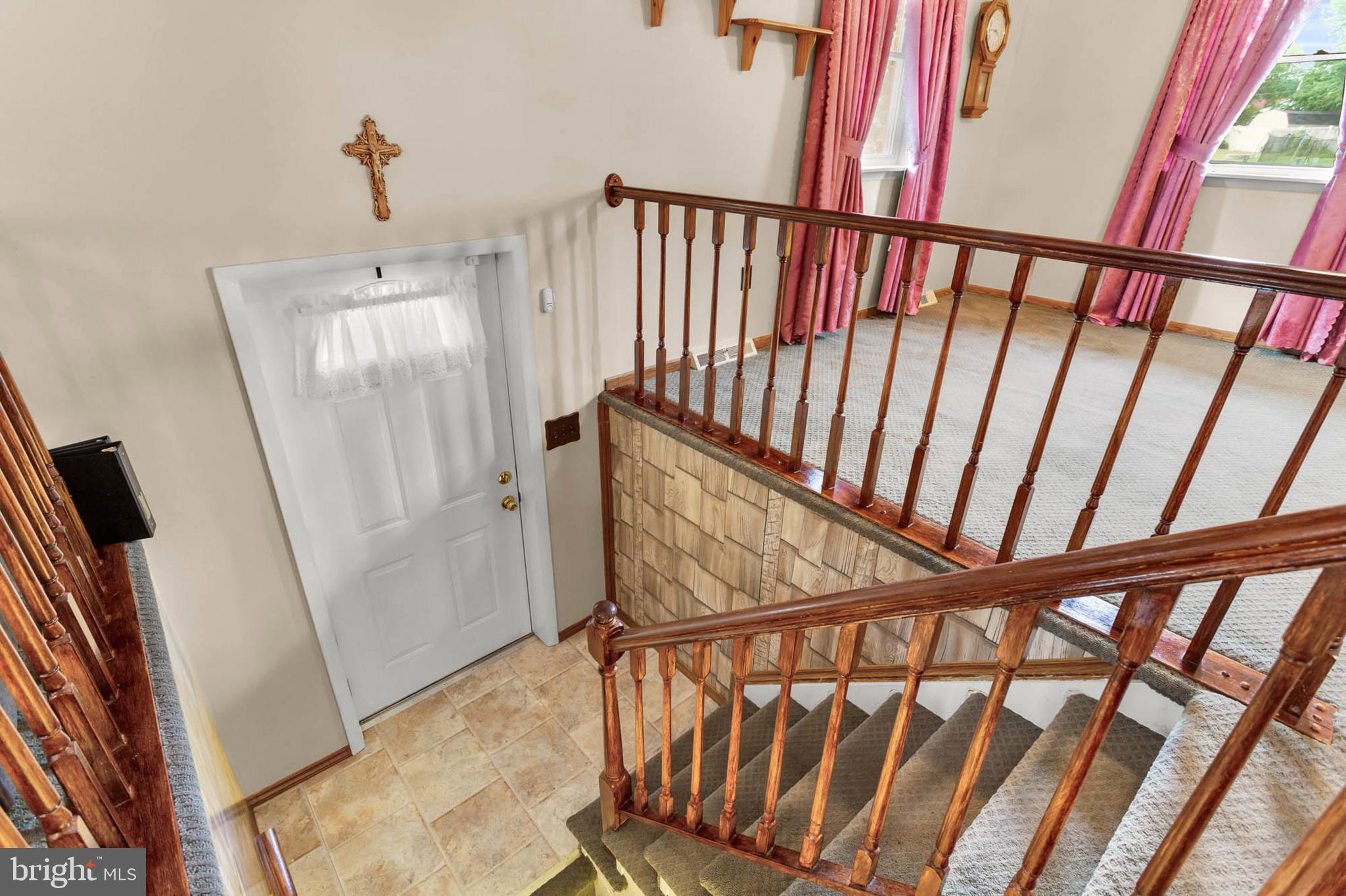 179 Dunlap Road Pasadena, MD 21122 - Photo 5 of 36 Lovely Foyer Area