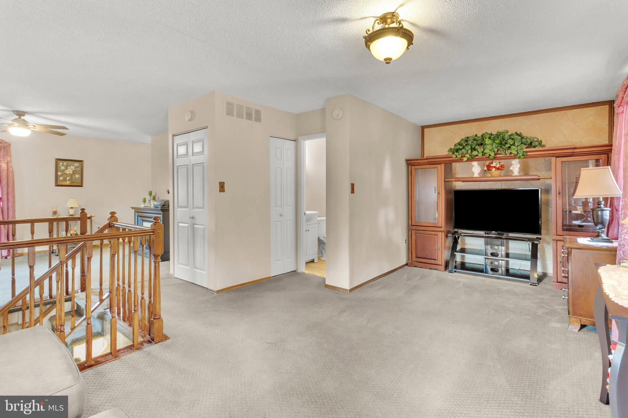 179 Dunlap Road Pasadena, MD 21122 - Photo 8 of 36 Living Room