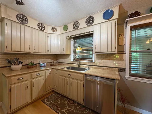 $549,900 | 51 Logwood Circle, Essex, VT 05452