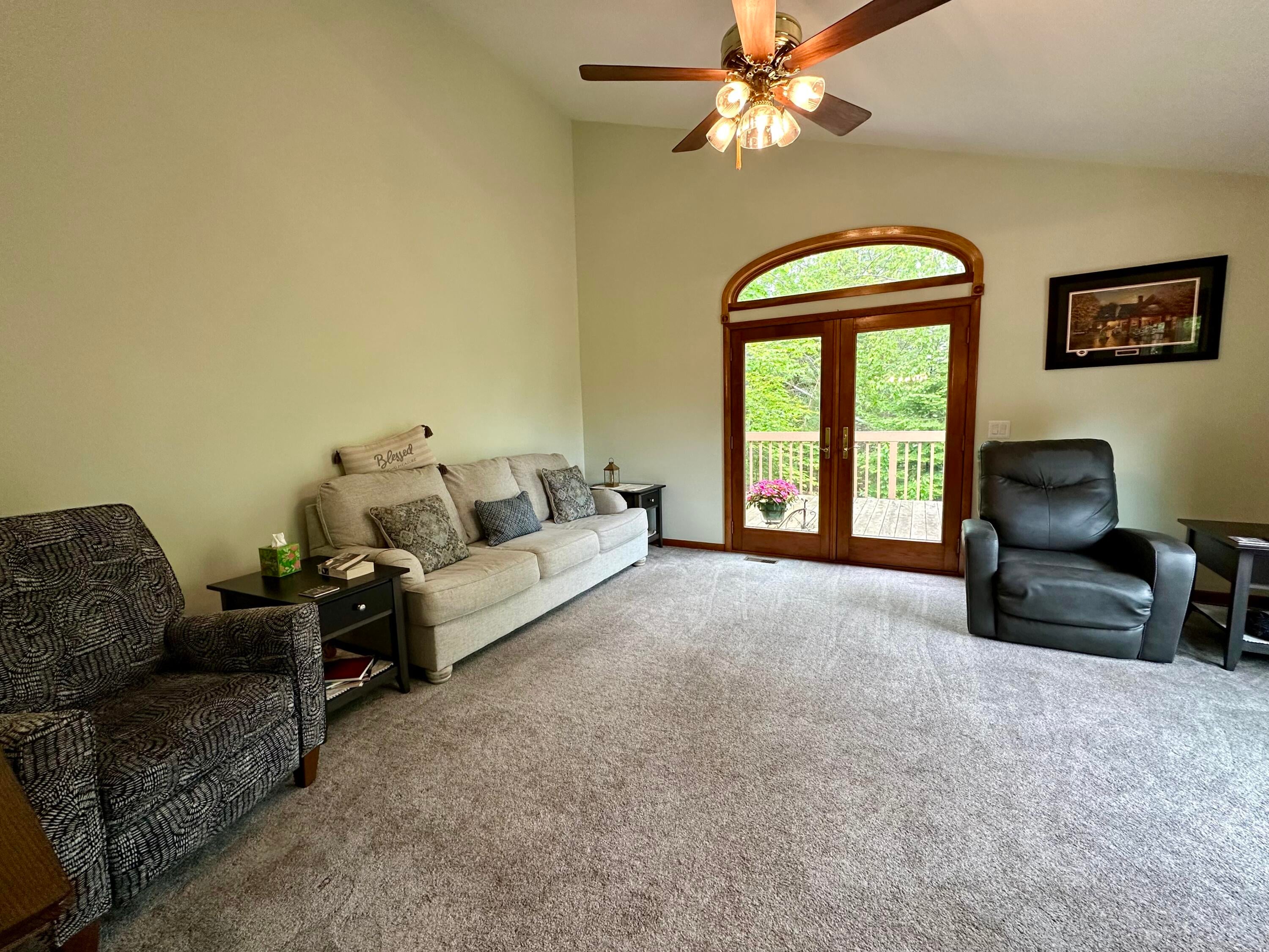 7984 Highway 23 Cheboygan, MI 49721 - Photo 11 of 40 Living Room