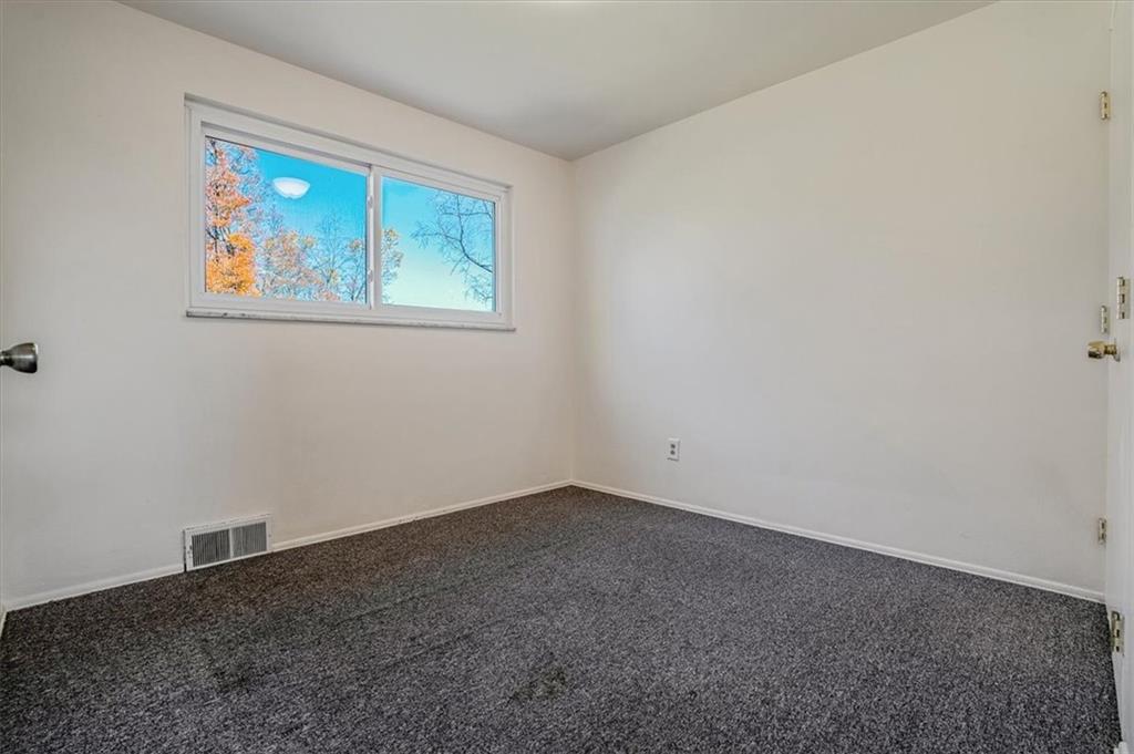 5215 Blossom Road Pittsburgh, PA 15236 - Photo 19 of 50 Bedroom 2