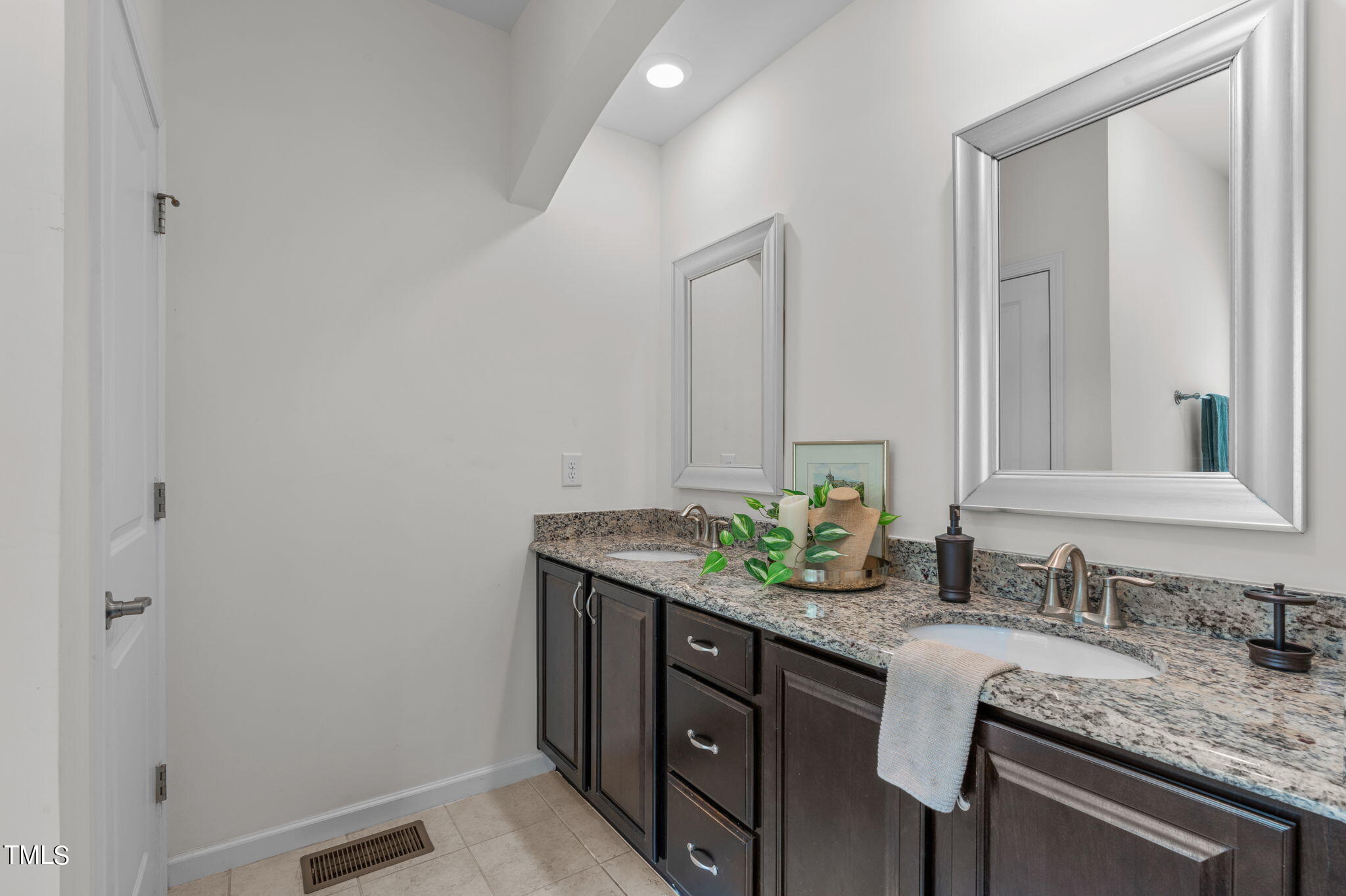 624 Edgewater Ridge Court Apex, NC 27523 - Photo 31 of 38 A-27