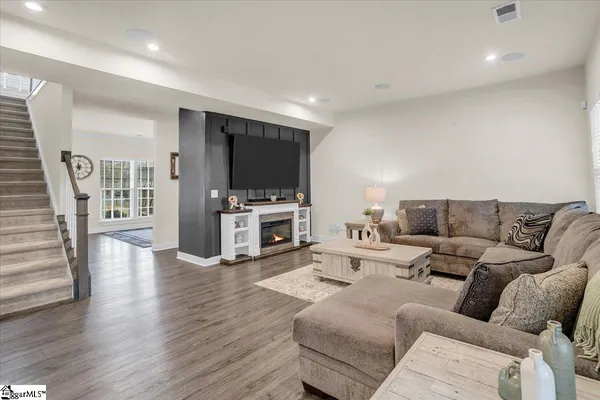 $350,000 | 307 Vicksburg Drive, Piedmont, SC 29673