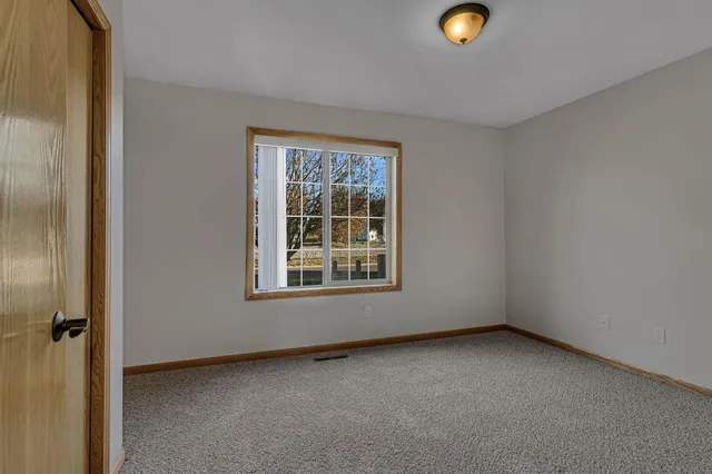 $220,000 | 617 Cottonwood Avenue, Litchfield, MN 55355