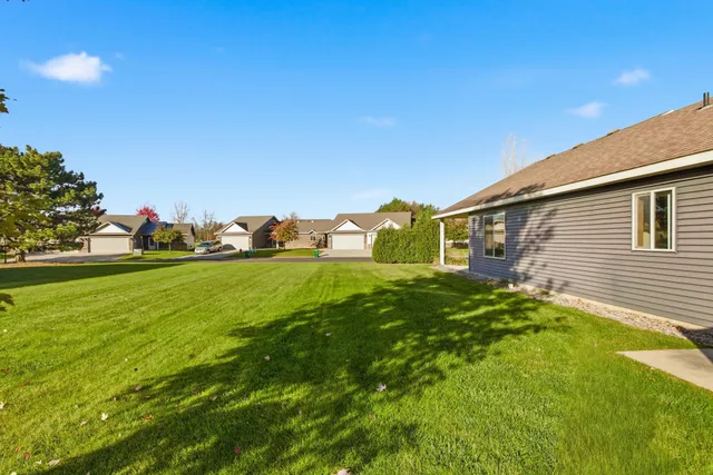 $220,000 | 617 Cottonwood Avenue, Litchfield, MN 55355