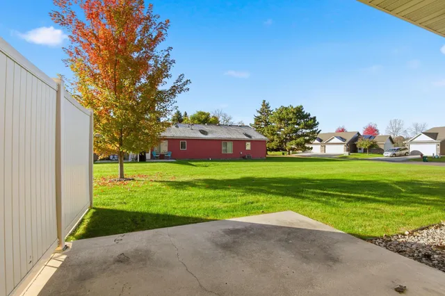 $220,000 | 617 Cottonwood Avenue, Litchfield, MN 55355