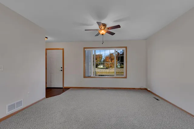 $220,000 | 617 Cottonwood Avenue, Litchfield, MN 55355