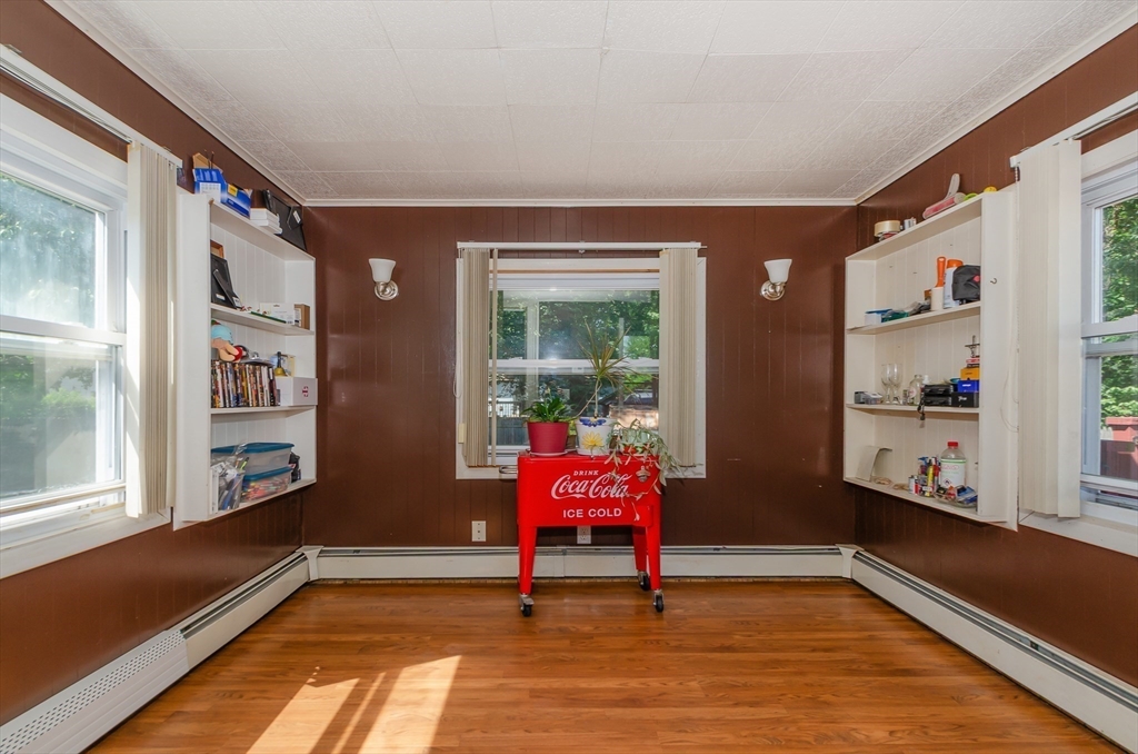 263 Maple Street Warwick, RI 02888 - Photo 5 of 23