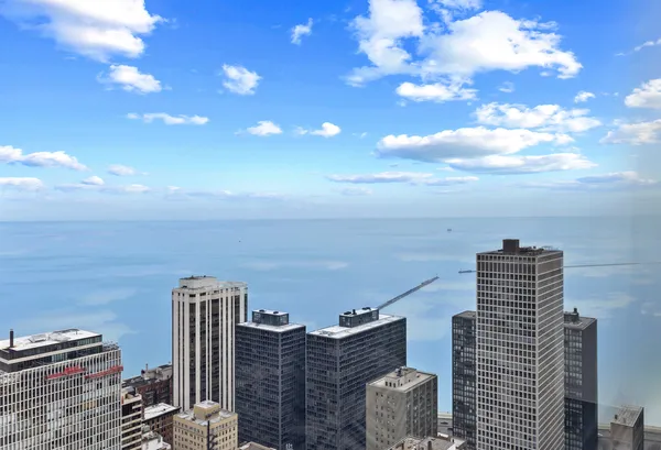 $1,100,000 | 180 East Pearson Street, Unit 3702, Chicago, IL 60611