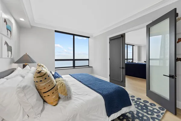 $1,100,000 | 180 East Pearson Street, Unit 3702, Chicago, IL 60611