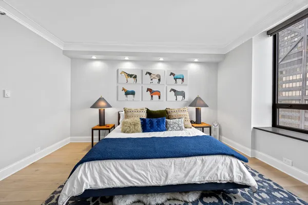 $1,100,000 | 180 East Pearson Street, Unit 3702, Chicago, IL 60611