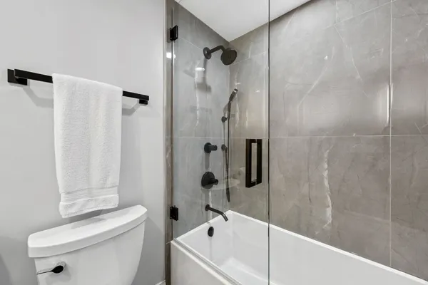 $1,100,000 | 180 East Pearson Street, Unit 3702, Chicago, IL 60611