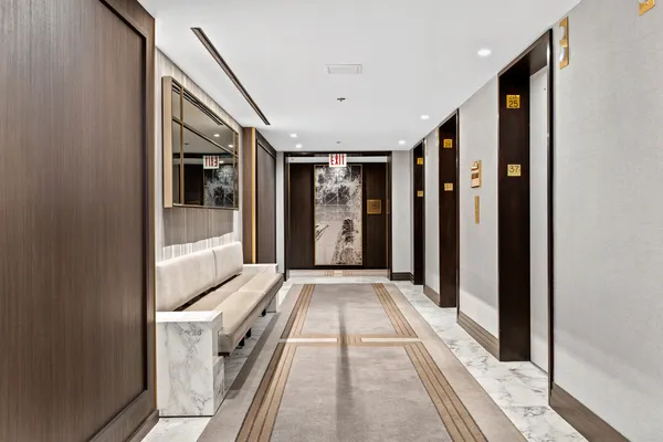 $1,100,000 | 180 East Pearson Street, Unit 3702, Chicago, IL 60611