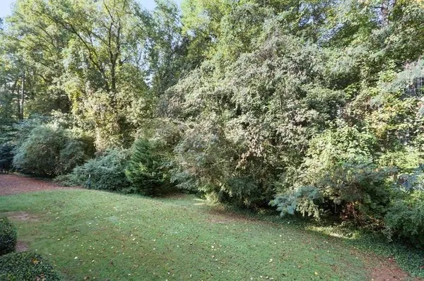 $1,950 | 527 Warm Springs Circle, Roswell, GA 30075