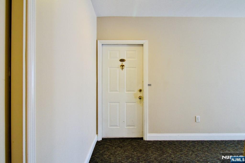 340 The Promenade Edgewater, NJ 07020 - Photo 5 of 46