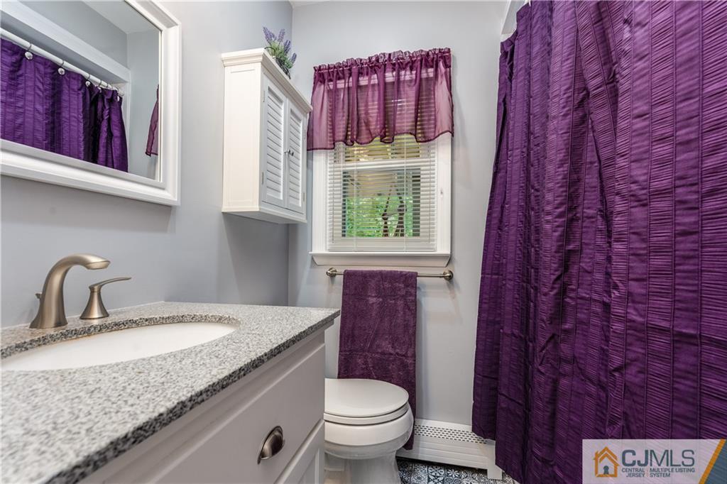22 Orchard Road Middlesex, NJ 08846 - Photo 19 of 43