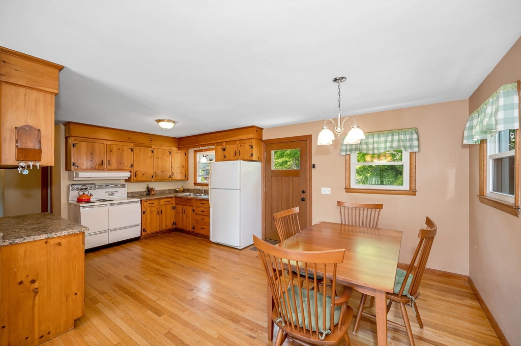 93 Whitehall Road Amesbury, MA 01913 - Photo 16 of 39 Gallery Image 16