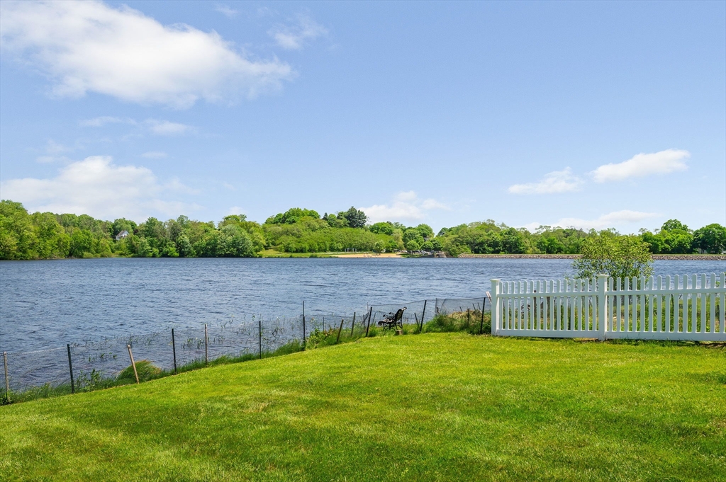 93 Whitehall Road Amesbury, MA 01913 - Photo 32 of 39 Gallery Image 32