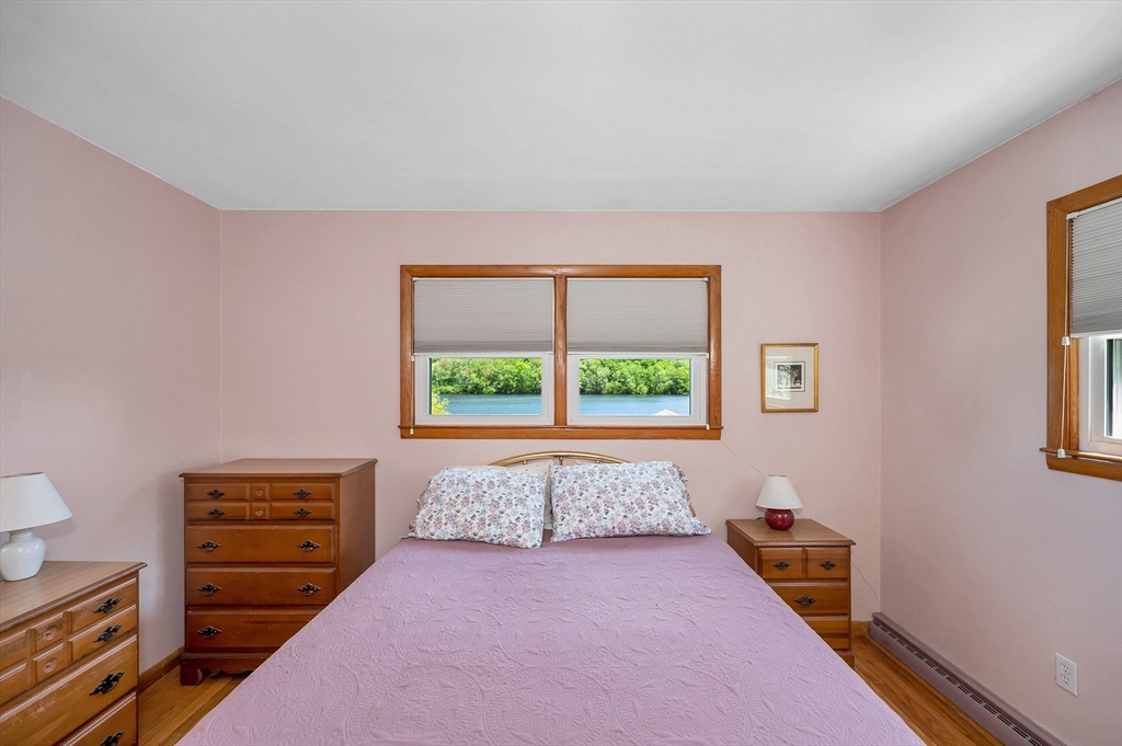 93 Whitehall Road Amesbury, MA 01913 - Photo 4 of 39 Gallery Image 4