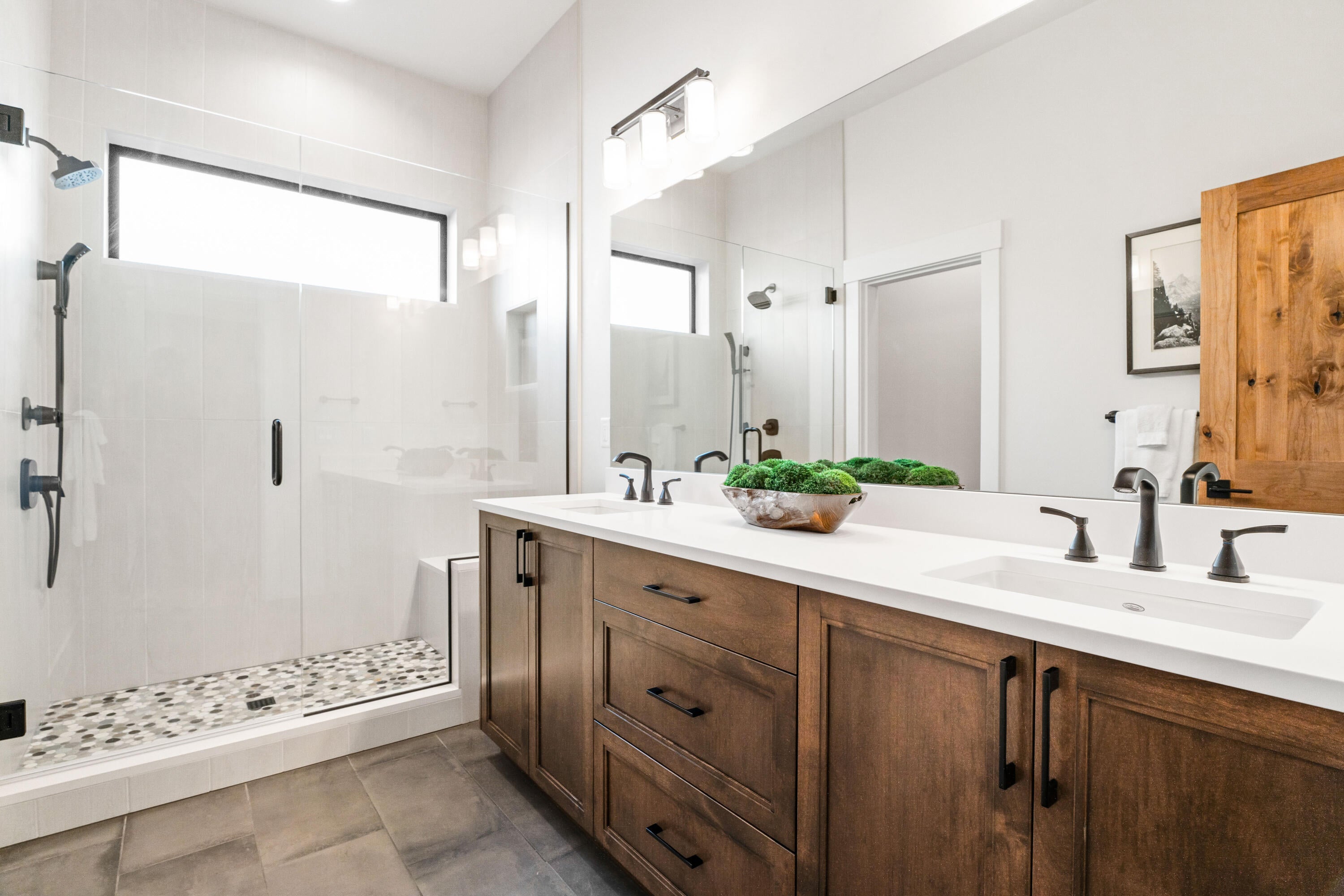 18172 Forestbrook Loop Bend, Unit 6 Bend, OR 97707 - Photo 18 of 58 Primary Bathroom