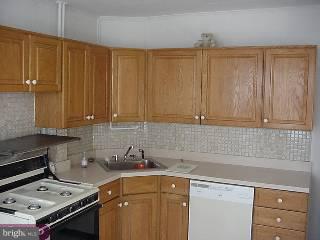213 Holmes Road Holmes, PA 19043 - Photo 3 of 6