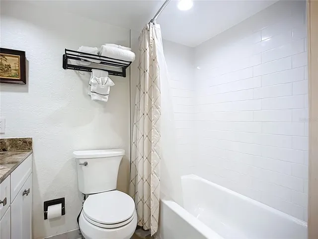 $224,900 | 2220 Bahia Vista Street, Unit G4, Sarasota, FL 34239