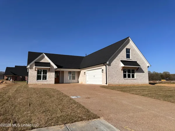 $402,900 | 3622 Hatton Drive, Nesbit, MS 38651