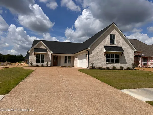 $402,900 | 3622 Hatton Drive, Nesbit, MS 38651