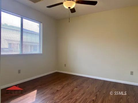 1004 West Perdew Avenue Ridgecrest, CA 93555 - Photo 5 of 14 an empty room with a window