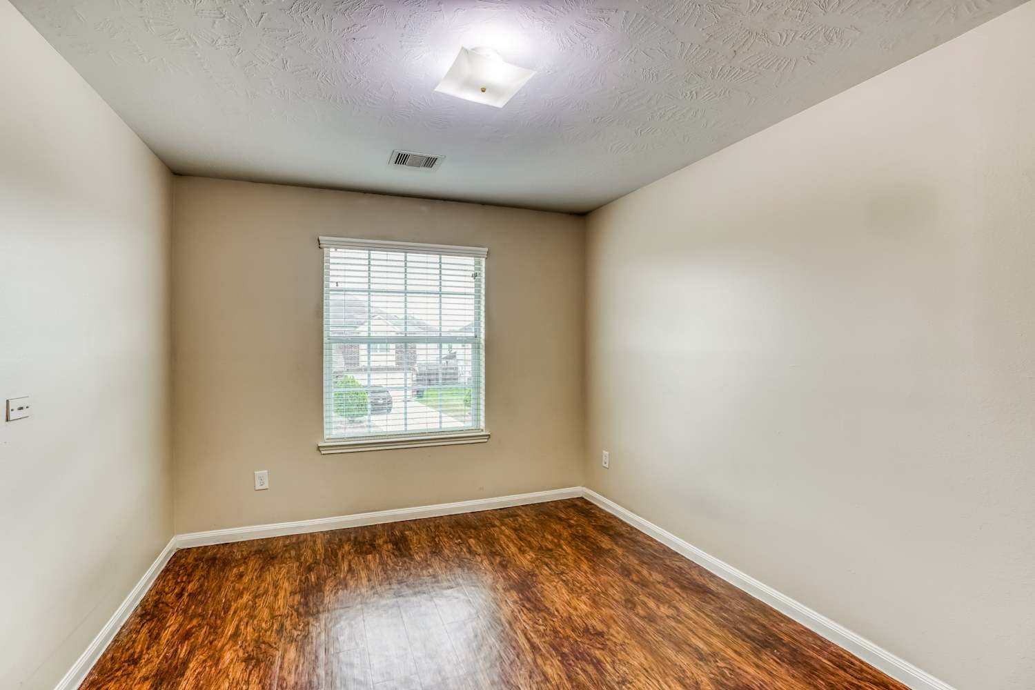 12631 Mountain Daisy Road Houston, TX 77038 - Photo 13 of 17