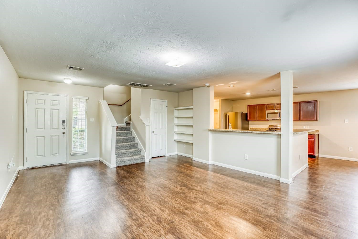 12631 Mountain Daisy Road Houston, TX 77038 - Photo 6 of 17